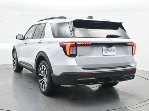 New 2026 Ford Explorer ST-Line RWD image 9