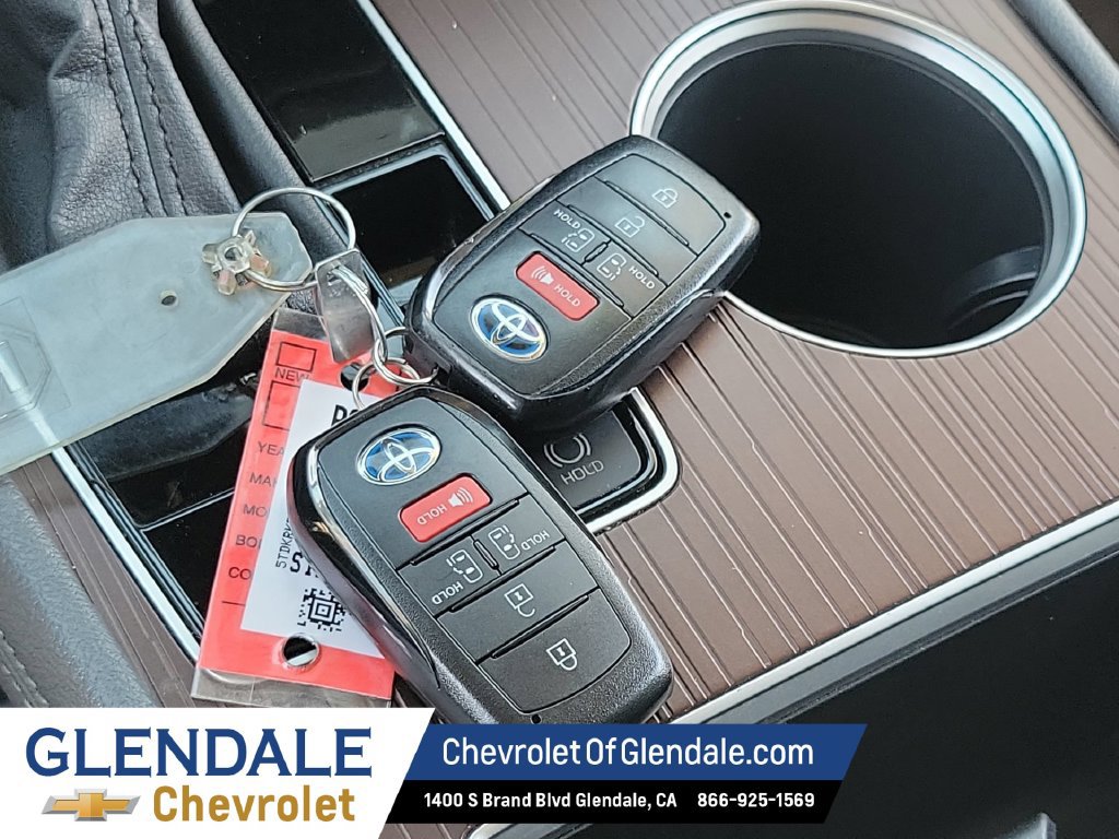 Used 2023 Toyota Sienna LE FWD image 26