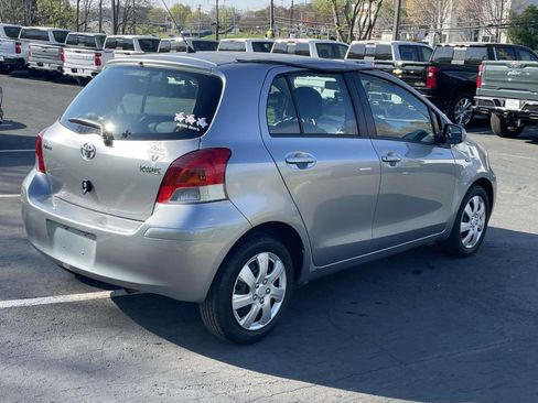 Used 2009 Toyota Yaris 4-Door Hatchback image 5