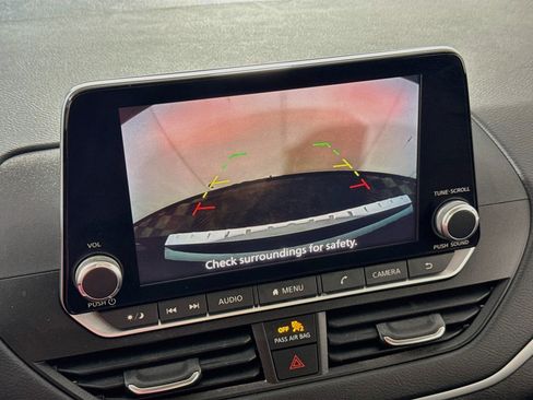 Used 2021 Nissan Altima 2.5 SV FWD image 3