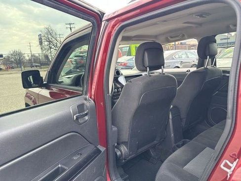 Used 2017 Jeep Patriot Sport w/ Power Value Group FWD image 13