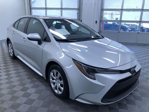 Certified 2025 Toyota Corolla LE image 35
