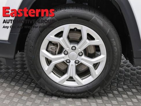Used 2024 Jeep Compass Latitude AWD/4WD image 31
