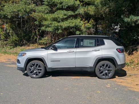 New 2026 Jeep Compass Limited image 8