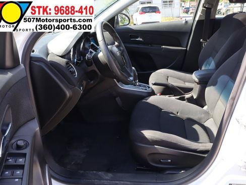 Used 2016 Chevrolet Cruze LT w/ Sun And Sound Package FWD image 13
