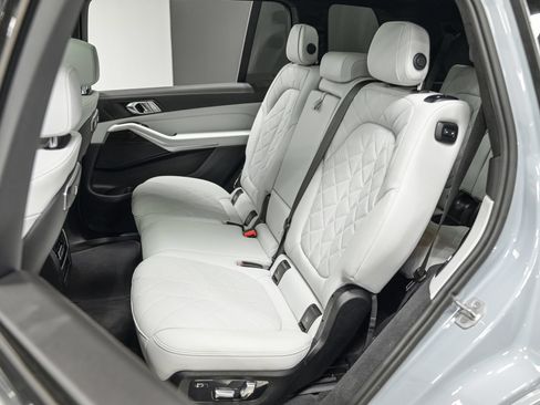 Used 2024 BMW X7 xDrive40i w/ M Sport Package AWD/4WD image 27