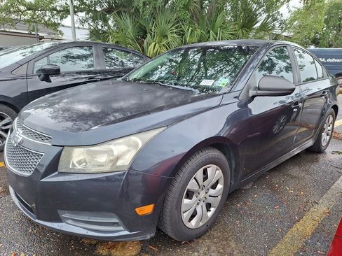 Used 2014 Chevrolet Cruze LS FWD image 1