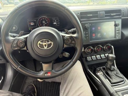 Used 2022 Toyota GR86 Premium w/ ALL Weather Mat Package (TMS) RWD image 16