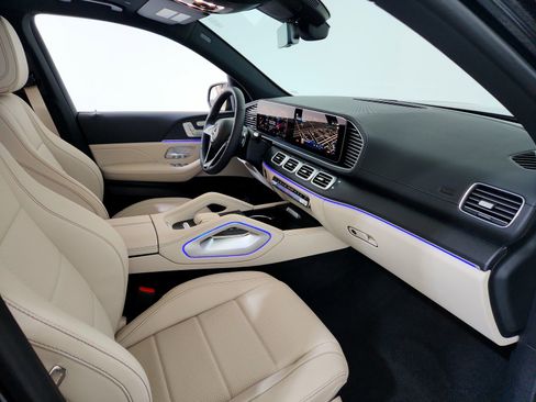 New 2026 Mercedes-Benz GLS 450 4MATIC image 10