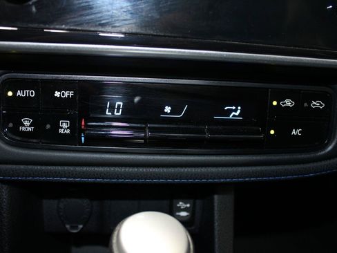 Used 2019 Toyota Corolla SE FWD image 23