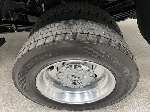 Used 2024 Ford F450 Platinum w/ FX4 Off-Road Package AWD/4WD image 16