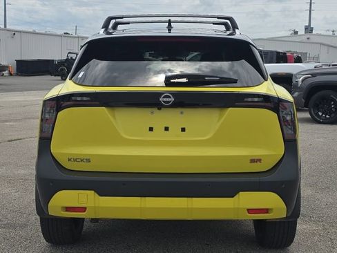 Used 2026 Nissan Kicks SR FWD image 4