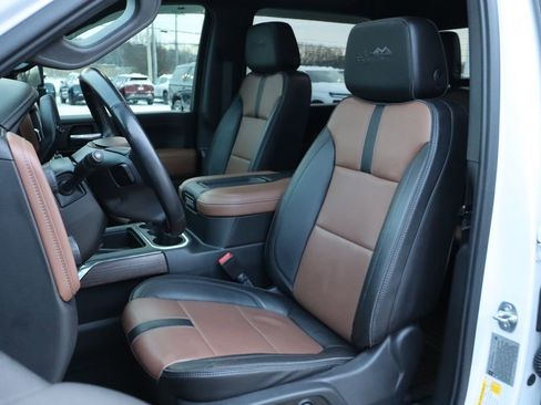 Used 2021 Chevrolet Silverado 2500 High Country w/ Technology Package image 16