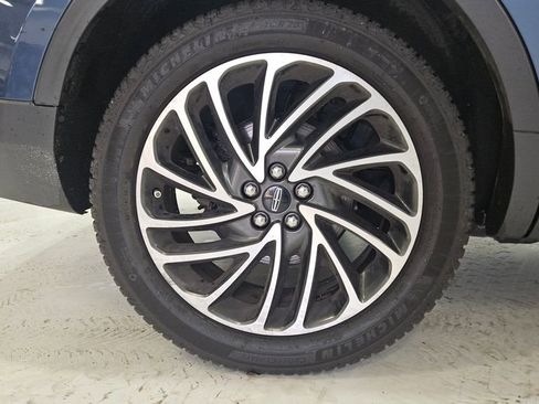 Used 2019 Lincoln Nautilus Reserve image 14