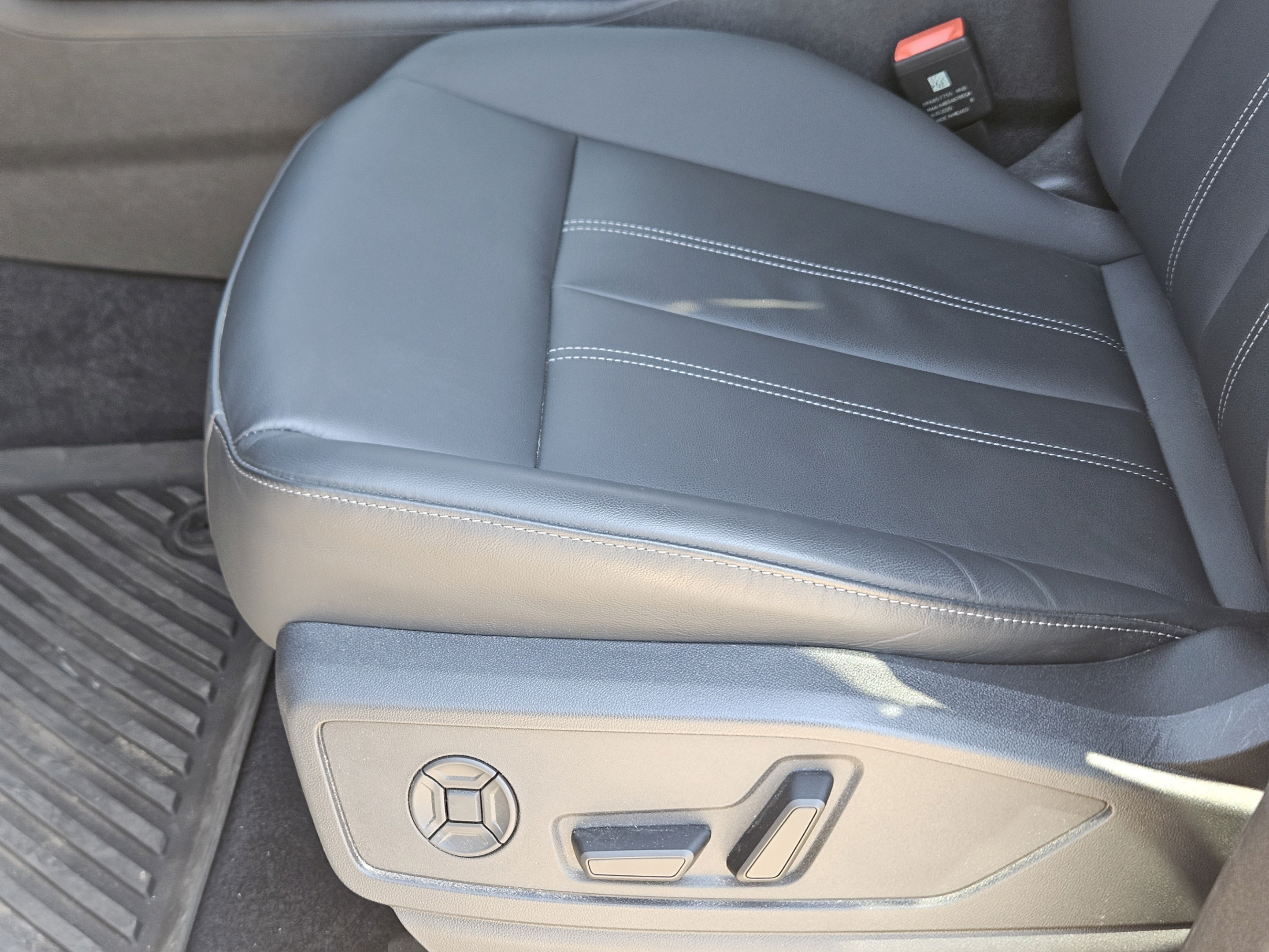 Used 2025 Audi Q5 Premium Plus AWD/4WD image 15