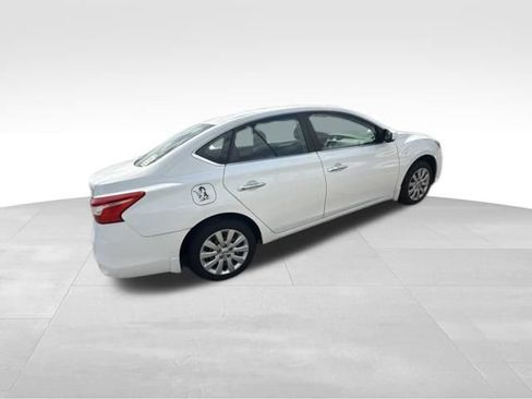 Used 2019 Nissan Sentra S FWD image 11