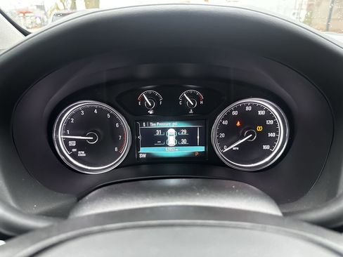 Used 2018 Buick Enclave Essence image 29