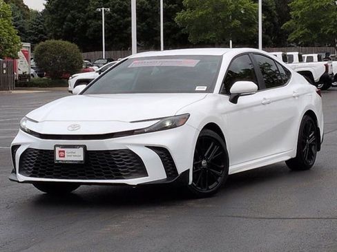 Certified 2025 Toyota Camry SE w/ Convenience Package FWD image 2
