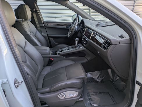 Used 2019 Porsche Macan S image 36