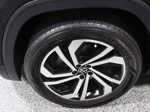 Used 2023 Volkswagen Atlas Cross Sport SEL AWD/4WD image 11