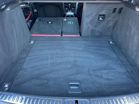 Used 2022 Porsche Macan image 15