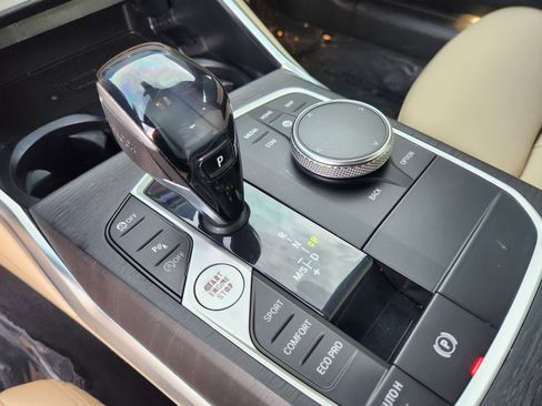 Used 2021 BMW 330i xDrive Sedan w/ Convenience Package image 10