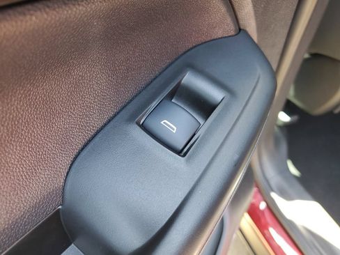 Used 2023 Chevrolet TrailBlazer RS w/ Sun and Liftgate Package FWD image 19