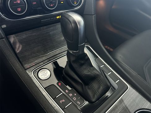 Used 2018 Volkswagen Passat 2.0T SE image 29