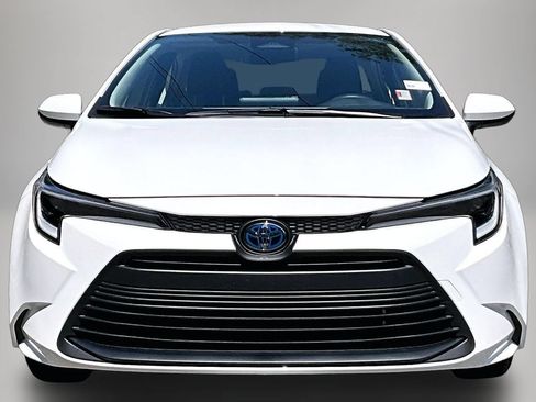 Used 2024 Toyota Corolla LE FWD image 3