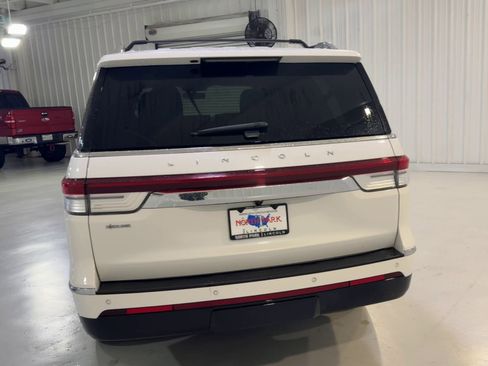 Used 2023 Lincoln Navigator L Reserve AWD/4WD image 8