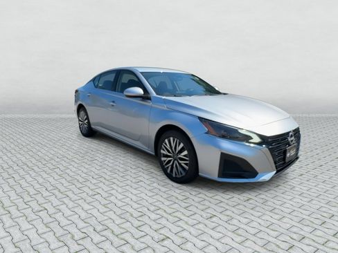 Certified 2023 Nissan Altima 2.5 SV AWD/4WD image 2
