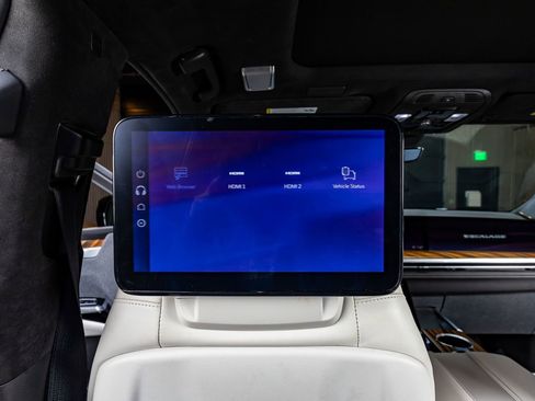 Used 2025 Cadillac Escalade Sport Platinum image 35