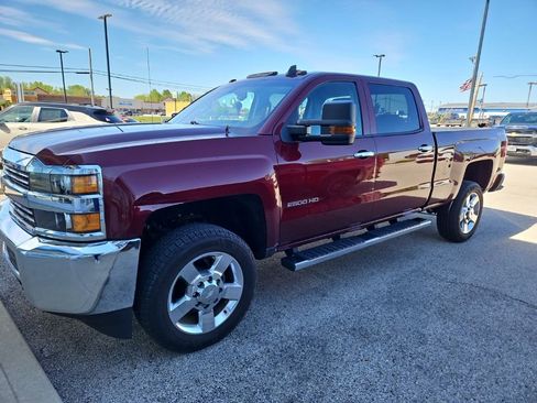 Used 2017 Chevrolet Silverado 2500 W/T AWD/4WD image 3