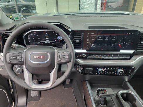 Used 2025 GMC Sierra 1500 SLT w/ SLT Premium Plus Package RWD image 17