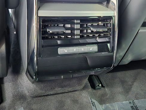 Used 2024 Land Rover Range Rover Sport SE image 14