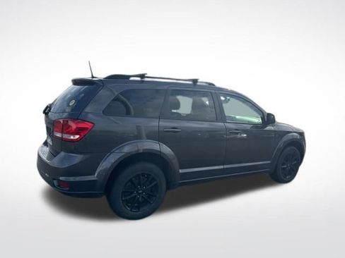 Used 2019 Dodge Journey SE w/ Premium Group image 4