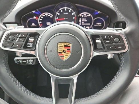 Used 2022 Porsche Cayenne Platinum Edition image 22