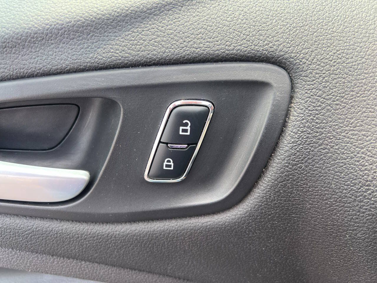 Used 2015 Ford Escape SE w/ Equipment Group 201A FWD image 14