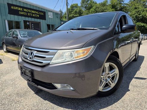 Used 2011 Honda Odyssey Touring Elite image 2