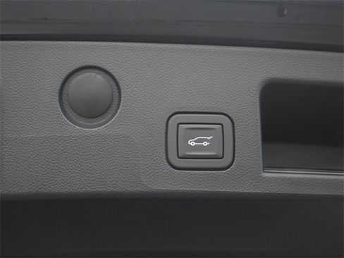 Used 2026 Chevrolet Equinox ACTIV w/ Convenience Package III image 26