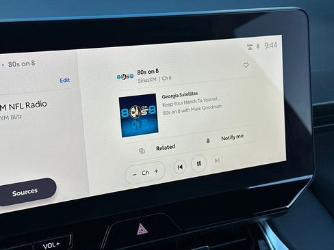 Used 2024 Toyota Venza XLE image 39