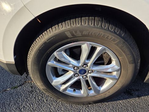 Used 2017 Ford Edge SEL w/ Equipment Group 201A image 10