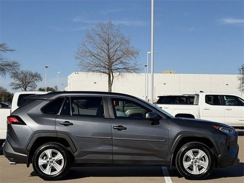 Used 2019 Toyota RAV4 XLE image 3