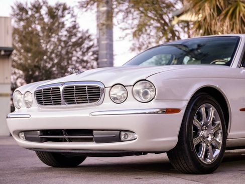 Used 2004 Jaguar XJ8 RWD image 6
