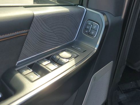 Certified 2023 Ford F250 Platinum image 19