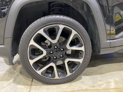 Used 2018 Jeep Compass Limited w/ Navigation Group AWD/4WD image 22