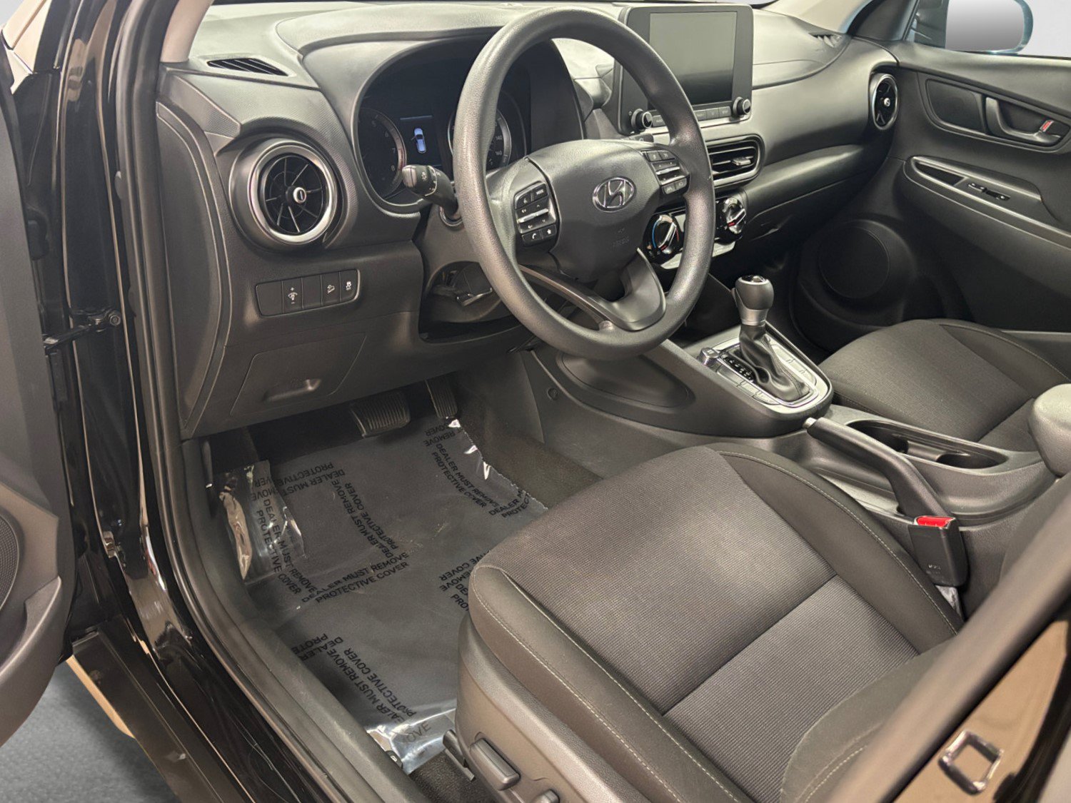 Used 2023 Hyundai Kona SEL AWD/4WD image 32