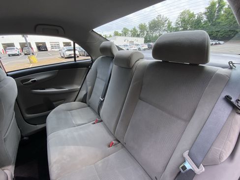 Used 2013 Toyota Corolla LE FWD image 23