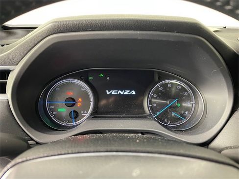 Used 2021 Toyota Venza Limited w/ Advanced Technology Package image 5