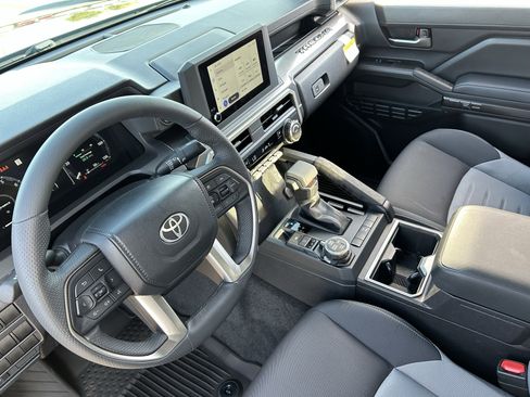Used 2025 Toyota Tacoma TRD Off-Road AWD/4WD image 17